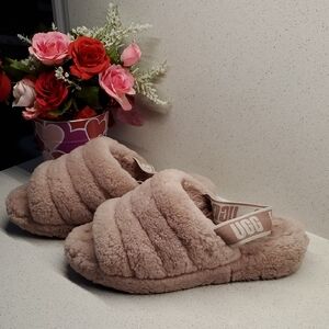UGG Fluffy Cream Slippers (sz 10)
